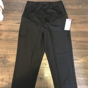 NWT Wonder Wink Maternity Scrubs